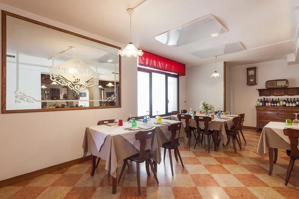 Locanda Al Centrale Caprino Veronese