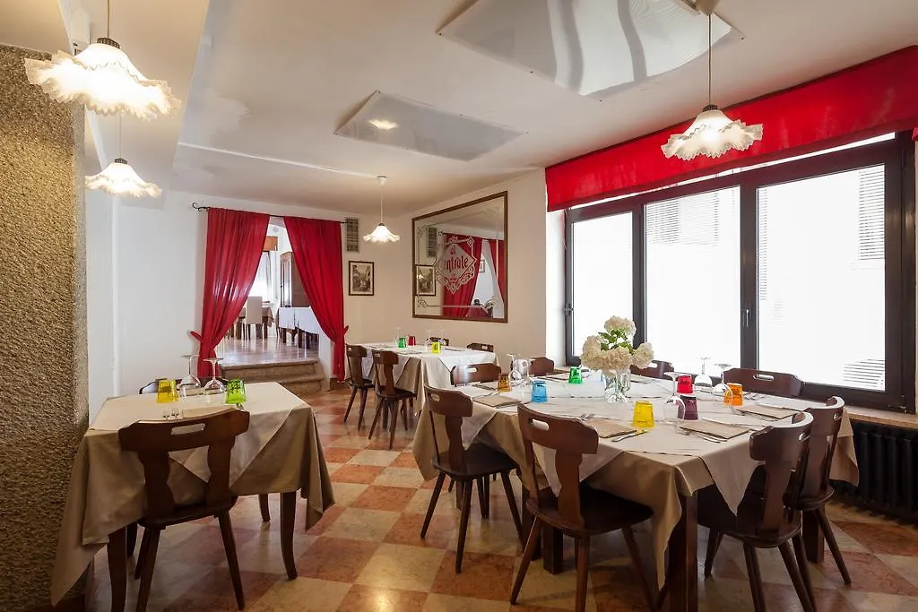 *** Hotel Locanda Al Centrale Caprino Veronese Italia